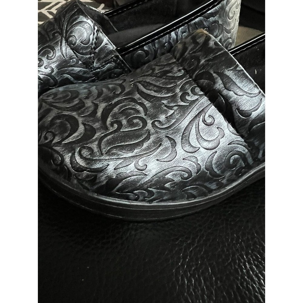 Easy Street Laurie Slip Resistant Comfortable Silver Artisan T1 Shoes Size 6.5M - Picture 10 of 12